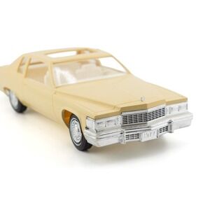 Vintage 1977 Cadillac Coupe DeVille 1:25 Dealer Promo Model Car